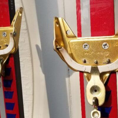 Lot 199: Vintage Pair of FISCHER Skis