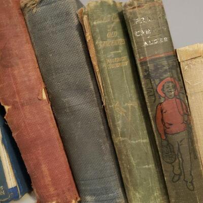 Lot 206: Antique & Vintage Book lot