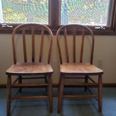 Lot 212: (2) Antique Chairs