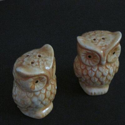 Lot 88- Owl Ceramic Shakers