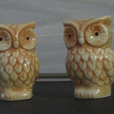Lot 88- Owl Ceramic Shakers
