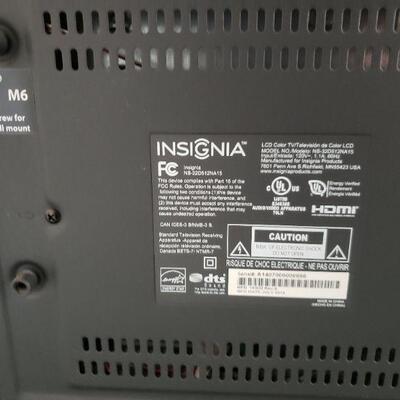 Lot 245: Insignia Flatscreen 32"