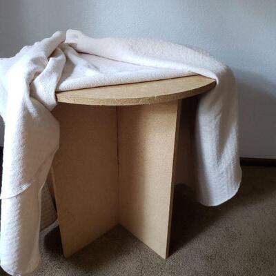 Lot 247: Table with (2) Tablecloths 