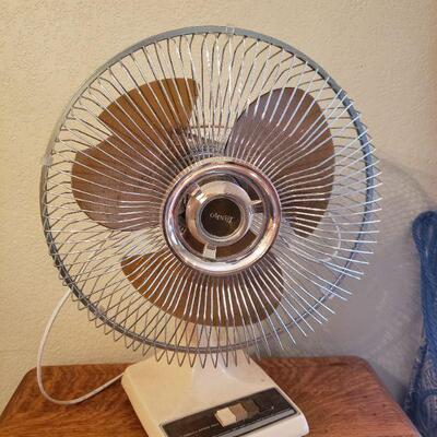 Lot 250: Lasko Tabletop Fan