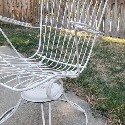 Lot 255: Mid Century Modern Homecrest White Metal Bouncer Swivel Chair #1