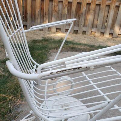 Lot 255: Mid Century Modern Homecrest White Metal Bouncer Swivel Chair #1