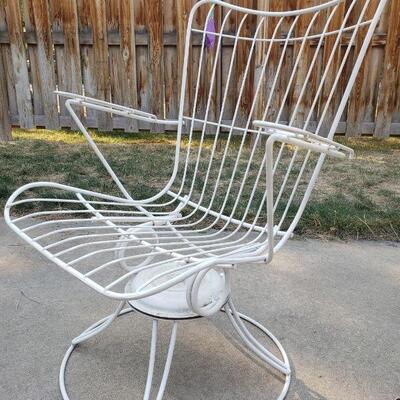 Lot 256: Mid Century Modern Homecrest White Metal Bouncer Swivel Chair #2