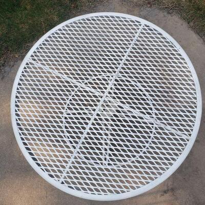 Lot 258: Mid Century Modern Homecrest White Metal Side Table