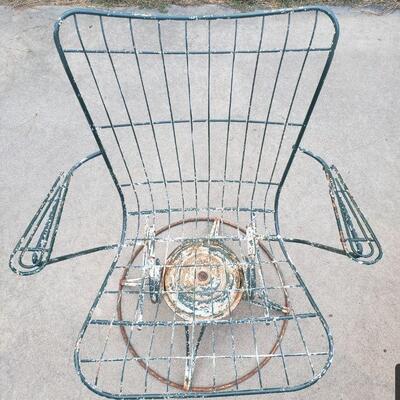 Lot 263: Mid Century Modern Homecrest Green Chippy Metal Bouncer Swivel Chair
