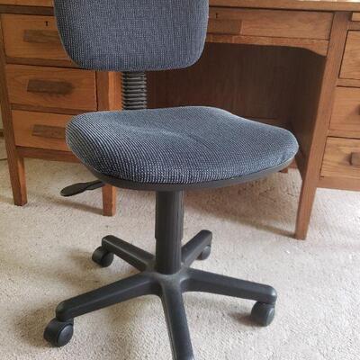 Lot 281: Blue Office Chair 