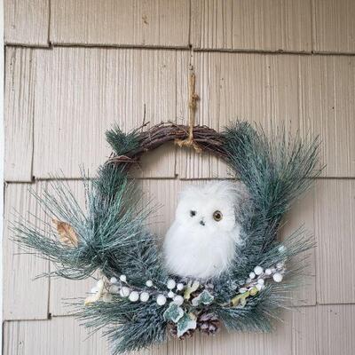 Lot 299:Outdoor Owl Wreath
