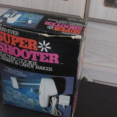 Lot 142- Super Shooter Electric Cookie Maker