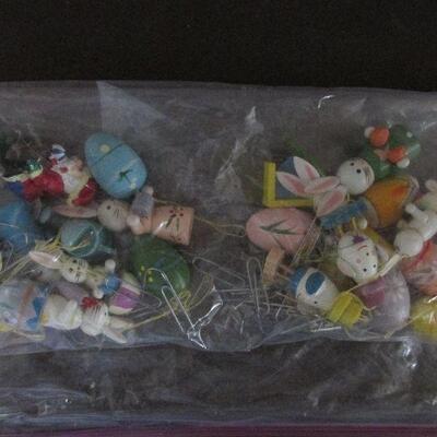 Lot 144- Collection of Small Ornaments