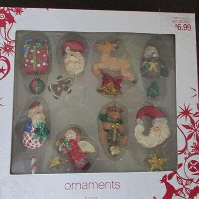 Lot 144- Collection of Small Ornaments