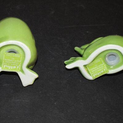Lot 148- Sadek Green Frog Shakers