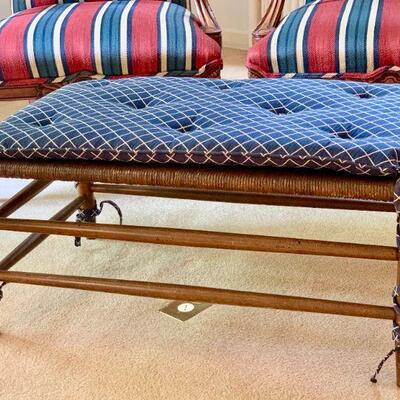 LOT 7 BENCH WOVEN TOP 