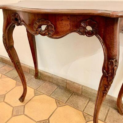 LOT 17 ANTIQUE FRENCH STYLE WOOD HALL TABLE