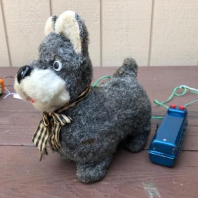 Lots 28, 29, 30: Dogs with Remote Control: with Controller