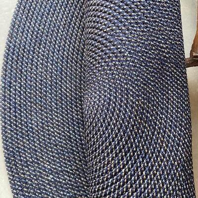 Beautiful 8â€™ round braid rug 