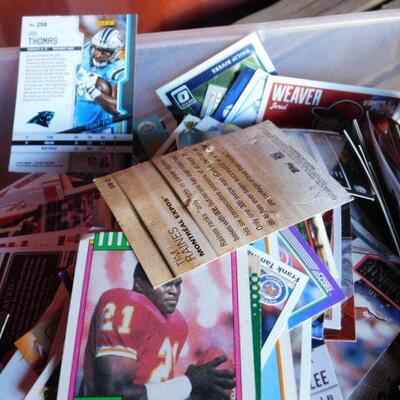 Mixed Lot of Various Collector Cards (90)