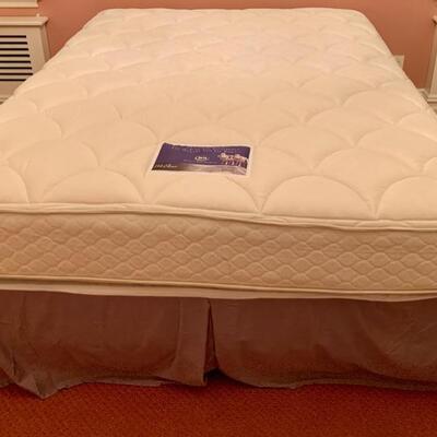 $385  QUEEN Serta Perfect Sleeper Mattress/ Box/ Spring/ & Frame 