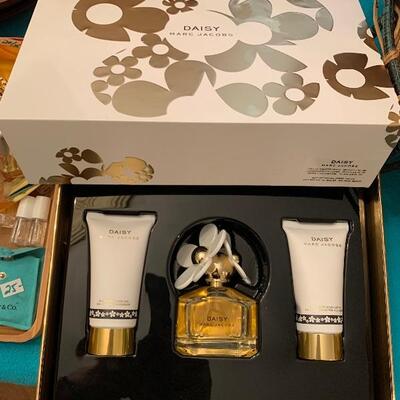Daisy By Marc Jancobs Gift Box Set : New!