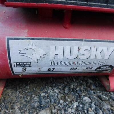 Husky Quiet Air 3 Gallon Air Compressor (A)