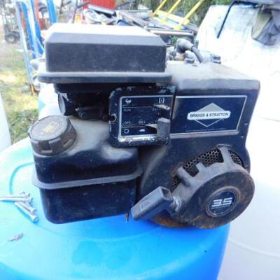 Briggs and Stratton 3.5HP Gas Powered Engine (A)