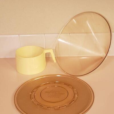 Lot 317: Amana Microwave Popcorn Dish