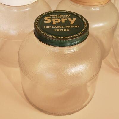 Lot 324: Vintage Jar lot