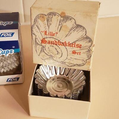 LOT 338: Baking lot