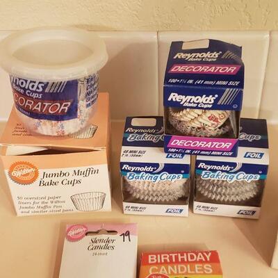LOT 338: Baking lot