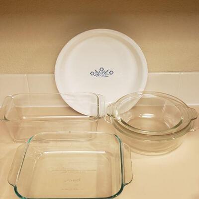 Lot 340: Pyrex and Corning Dish Lot