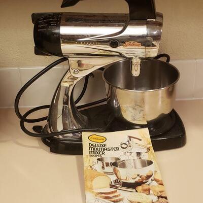 Lot 345: Vintage Sunbeam Mixer 