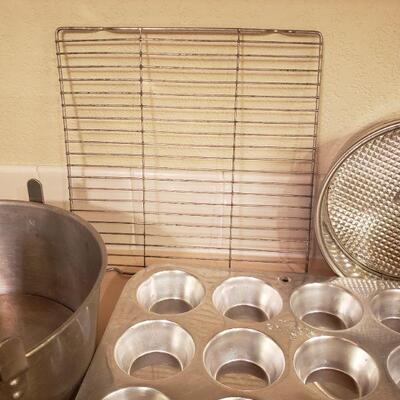 Lot 348: Baking lot