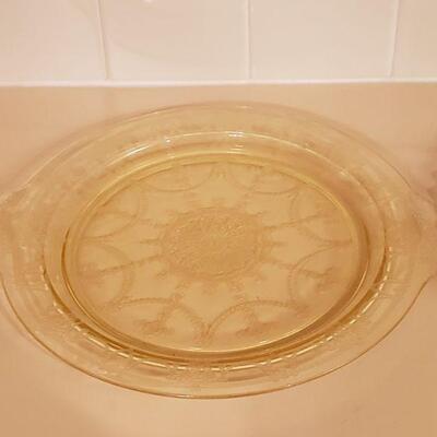 Lot 352: Yellow Depression Glass and Clear Glass Platters 