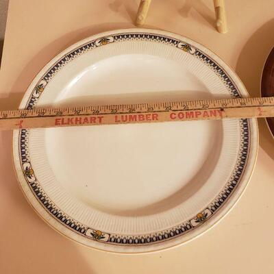 Lot 354: (2) Vintage Platters