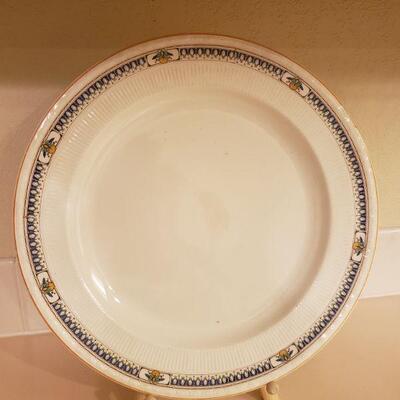 Lot 354: (2) Vintage Platters