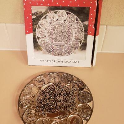 Lot 366: Vintage 12 Days of Christmas Trivet