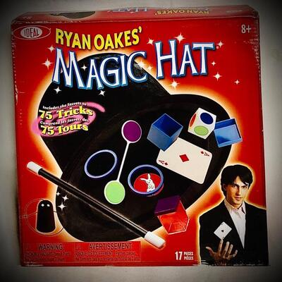 RYAN OAKESâ€™ MAGIC HAT~MAGIC TRICK KIT