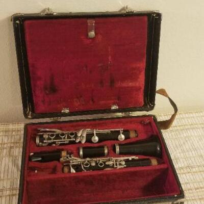 Lot #384: Vintage BUNDY Clarinet w/ Case