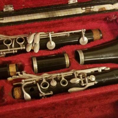 Lot #384: Vintage BUNDY Clarinet w/ Case