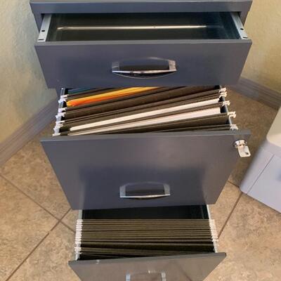 Gray metal 3 drawer filing cabinet with key