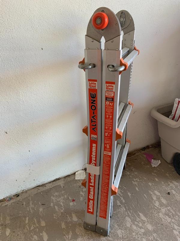 Little giant ladder system AltaOne