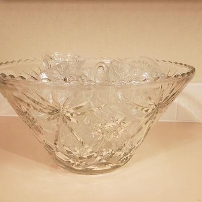 LOT 395: Punch Bowl & 20 Cups