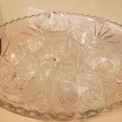 LOT 395: Punch Bowl & 20 Cups