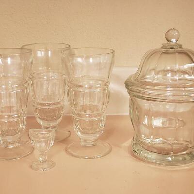 Lot 397: Mixed Glass lot