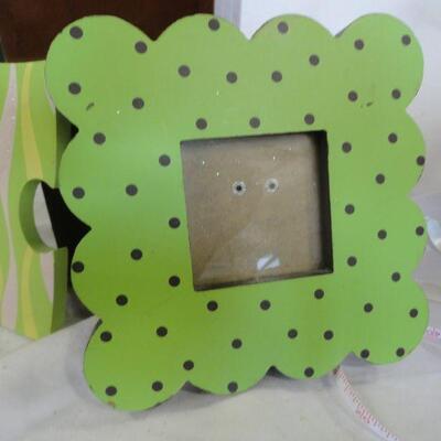 2 Green Picture Frames