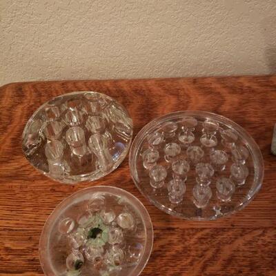 Lot 400: Vintage Floral Frogs