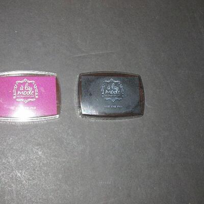 Lot 182- A La Mode Dye Ink Pads